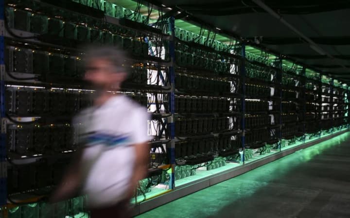 pakystan-vydilyv-2000-mvt-dlia-maininhu-bitkoiniv-i-shi-tsentriv