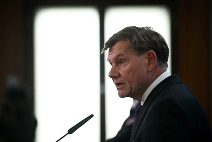 germanys-foreign-minister-calls-for-new-western-sanctions-in-response-to-russian-strikes-on-ukraine