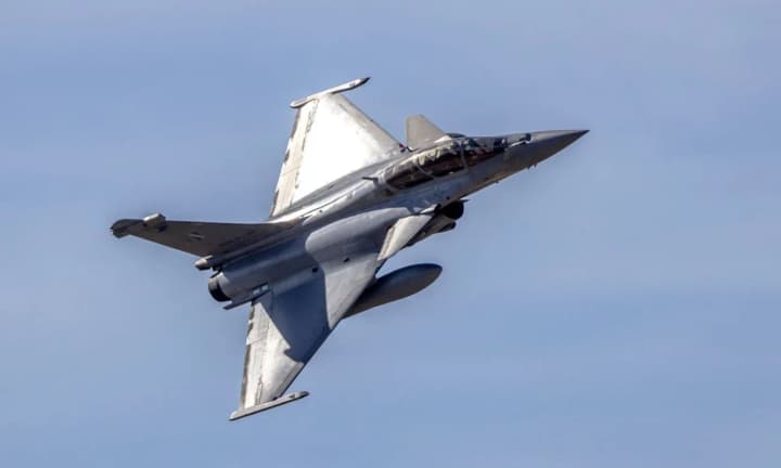 indiia-skhvalyla-rozrobku-vlasnoho-malopomitnoho-vynyshchuvacha-na-tli-zrostannia-napruhy-z-pakystanom-reuters