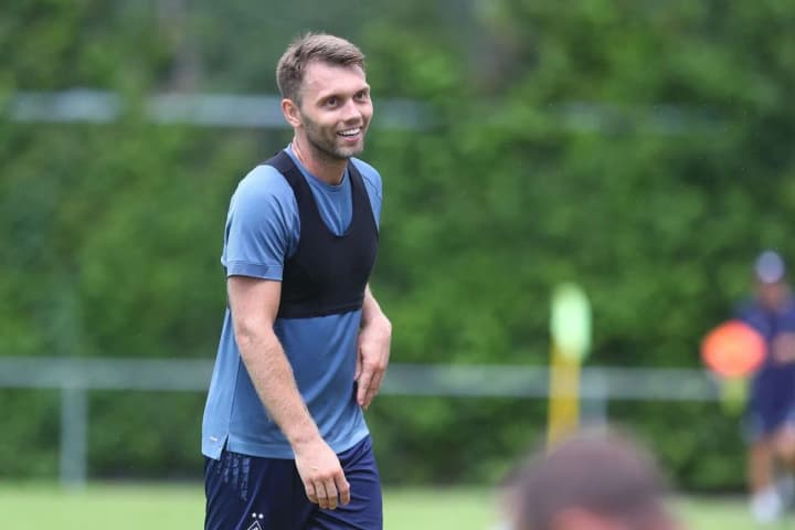 dynamo-signed-a-new-contract-with-extreme-defender-karavaev