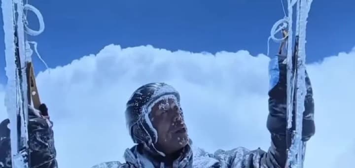 a-chinese-paraglider-was-carried-to-a-record-height-in-an-updraft-incredible-video-footage