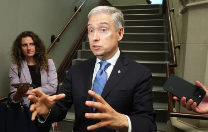 canada-to-review-military-spending-due-to-us-pressure-and-changes-in-the-world