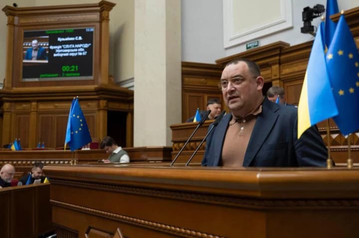 korruptsionnii-dissonans-v-rade-sud-2-iyunya-prodolzhit-rassmotrenie-dela-obvinyaemogo-vo-vzyatochnichestve-nardepa-kuzminikh