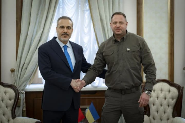 pidtverdyv-hotovnist-ukrainy-prodovzhyty-peremovyny-z-rf-yermak-proviv-zustrich-iz-hlavoiu-mzs-turechchyny