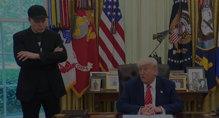 ilon-mask-rozpoviv-pro-synets-pid-okom-pid-chas-proshchalnoi-preskonferentsii-u-bilomu-domi