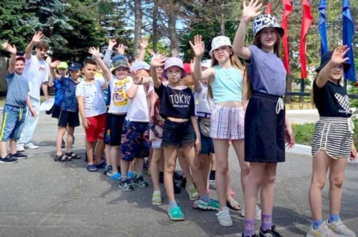 150-detei-iz-okkupirovannoi-luganshchini-vivezli-v-rostovskuyu-oblast-rf-na-ozdorovlenie-tsns