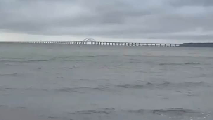 u-rf-zhaliiutsia-na-povtornu-ataku-na-krymskyi-mist-shcho-vidomo