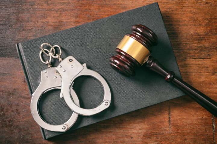 russian-judges-who-handed-down-prison-sentences-to-captured-azov-soldiers-have-been-served-with-suspicion-notices