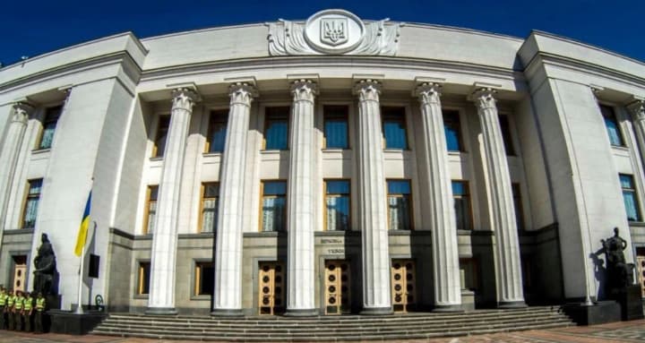 pravo-na-osvitu-pid-chas-sluzhby-rada-pidtrymala-zakonoproiekt-dlia-viiskovykh-253-holosamy-za