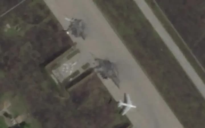 operatsiia-pavutyna-poshkodzheni-ta-znyshcheni-bombarduvalnyky-rf-na-aviabazi-belaia-svizhi-dani-suputnyka