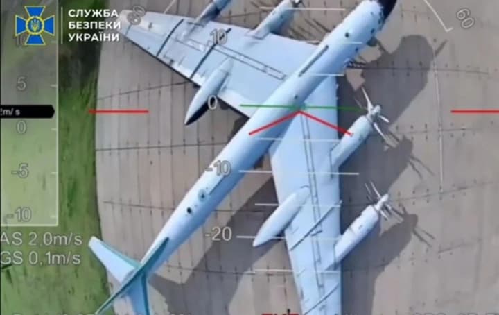 zavozyat-na-aerodromi-nepovrezhdennie-samoleti-v-rf-pitayutsya-preumenshit-masshtabi-poter-posle-udara-sbu