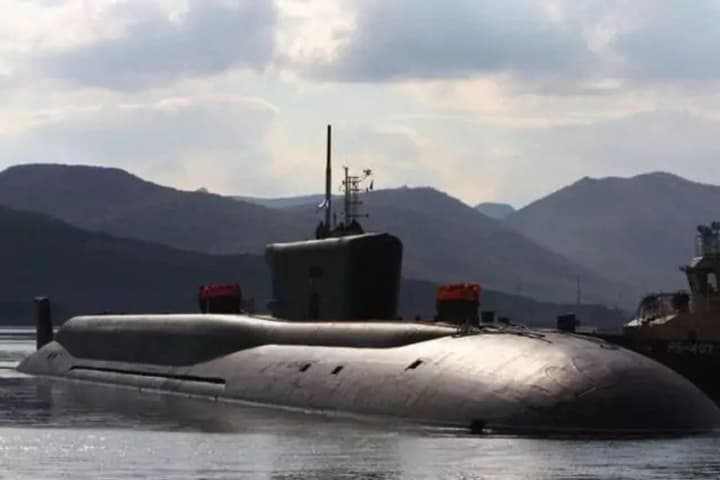 russia-is-increasing-its-presence-in-the-arctic-with-the-latest-nuclear-submarine-with-96-warheads