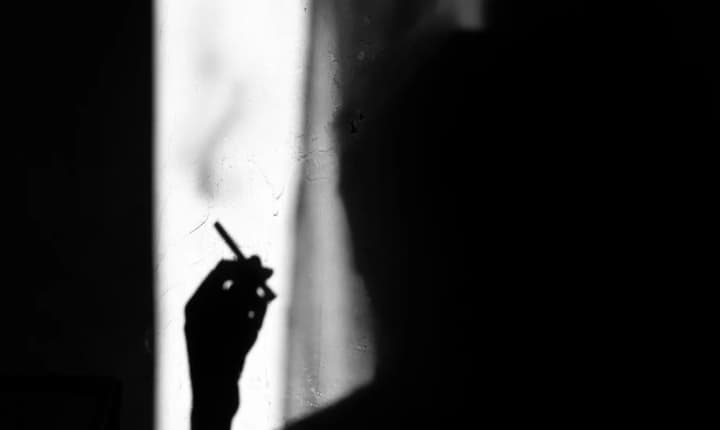 ukraintsi-pochynaiut-kuryty-v-serednomu-v-20-richnomu-vitsi-sotsopytuvannia