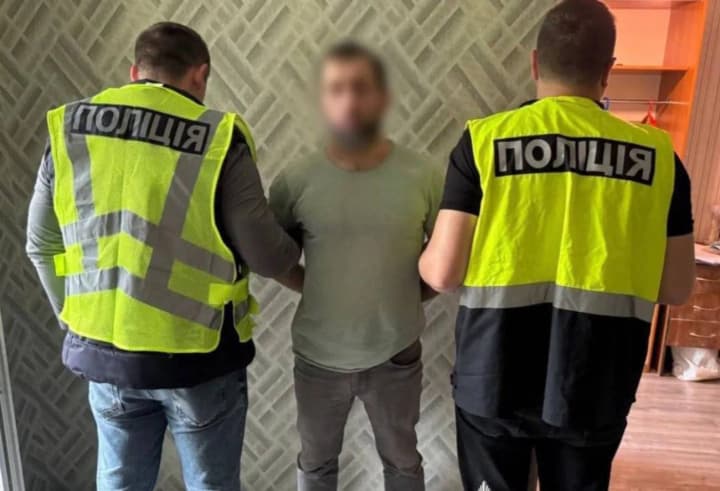 two-foreigners-were-detained-in-the-capital-for-threatening-a-passerby-with-a-grenade-in-the-middle-of-the-street-demanding-5000-hryvnias