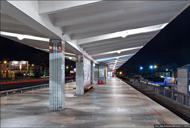 ochilnyk-kmva-tkachenko-zaklykav-vodiiv-pidvozyty-liudei-z-pravoho-bereha-na-livyi-cherez-poshkodzhennia-kolii-metro