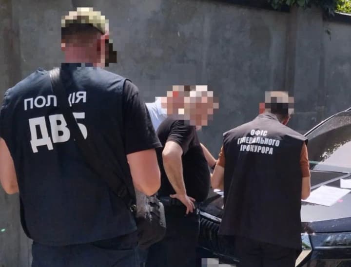 nezakonna-porubka-na-7-3-mln-hrn-na-ivano-frankivshchyni-vykryly-ekskerivnyka-upravlinnia-dsns