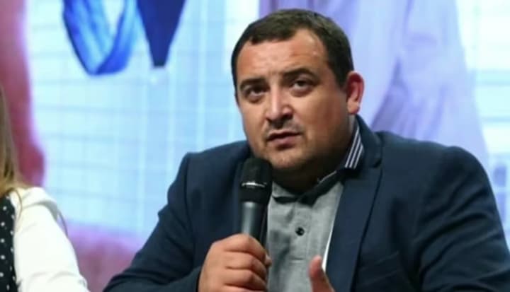 skhema-kuzminykh-yak-obvynuvachenyi-v-khabarnytstvi-nardep-prykhovav-merezhu-aptek-v-zhytomyri