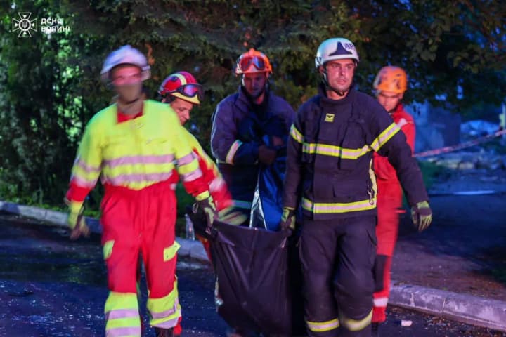 u-lutsku-oholosyly-zhalobu-za-zhertvamy-ataky-rf