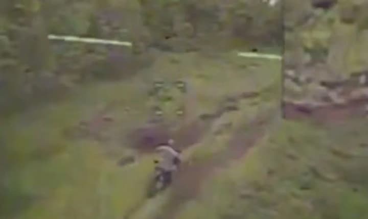 pogranichniki-pokazali-kak-s-pomoshchyu-fpv-dronov-ostanovili-proriv-okkupantov-na-mototsiklakh-i-baggi-vozle-volchanska