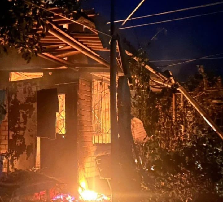 in-zaporizhzhia-the-occupiers-attacked-the-stepnohirsk-community-with-a-drone-a-63-year-old-man-was-injured