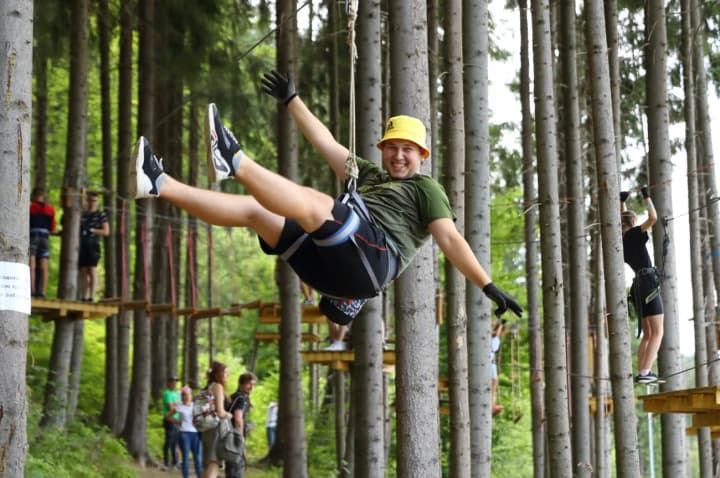 in-kyiv-a-14-year-old-boy-fell-from-a-rope-track-proceedings-opened