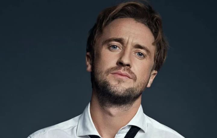 tom-felton-vidmakhnuvsia-vid-krytyky-pohliadiv-roulinh-reaktsiia-fanativ-neodnoznachna