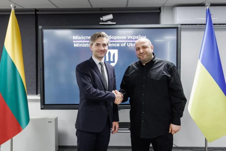 ukraina-i-lytva-rozshyriat-spivpratsiu-u-vyrobnytstvi-zbroi-umierov-rozpoviv-detali