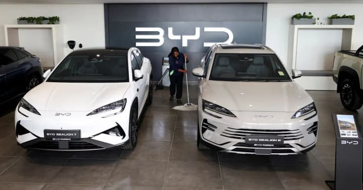 avtonomna-honka-yak-kytaiski-elektromobili-vyperedzhaiut-tesla-na-vnutrishnomu-rynku