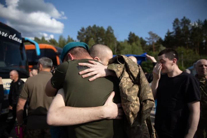 nekotorie-ne-mogut-peredvigatsya-samostoyatelno-yusov-rasskazal-o-sostoyanii-osvobozhdennikh-iz-plena-ukrainskikh-voinov