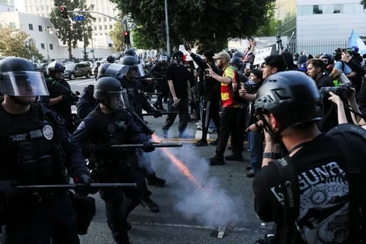 u-niu-iorku-vidbulysia-sutychky-mizh-politsiieiu-i-protestuvalnykamy-areshtovano-blyzko-45-osib-cnn