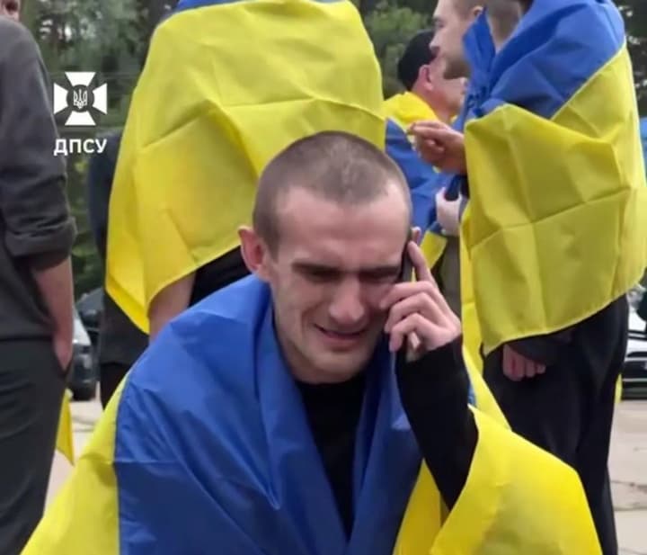ukraine-above-all-mom-i-am-unbreakable-state-border-guard-service-showed-the-first-call-of-the-defender-released-from-captivity