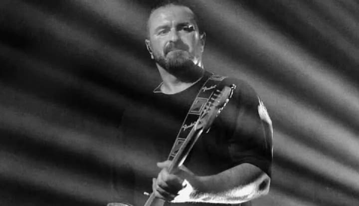 umer-sessionnii-gitarist-okeana-elzi-osnovatel-gruppi-4aika-grisha-chaika