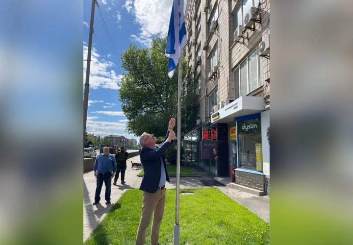 izrail-priostanavlivaet-rabotu-dipmissii-v-raznikh-stranakh-iz-za-ugrozi-bezopasnosti