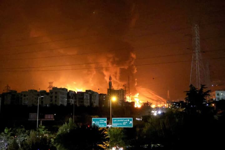 israel-attacked-tehran-fuel-depots-are-on-fire-nuclear-facilities-are-hit-video