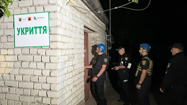 shtrafi-i-tyurma-v-ukraine-usilili-otvetstvennost-za-blokirovanie-dostupa-k-zashchitnim-sooruzheniyam