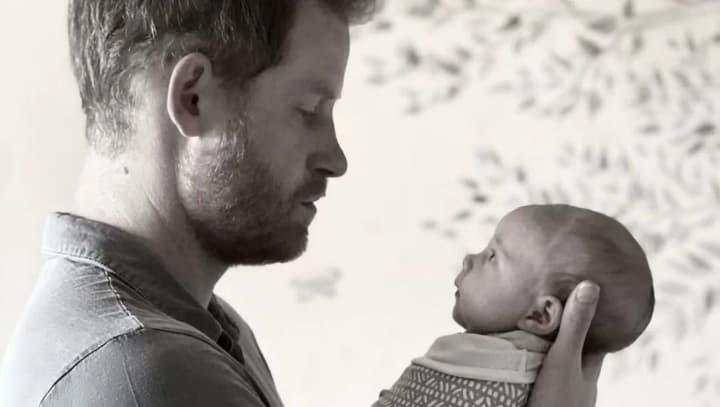 mehan-markl-pokazala-nizhne-video-z-pryntsom-harri-ta-ditmy-do-dnia-batka