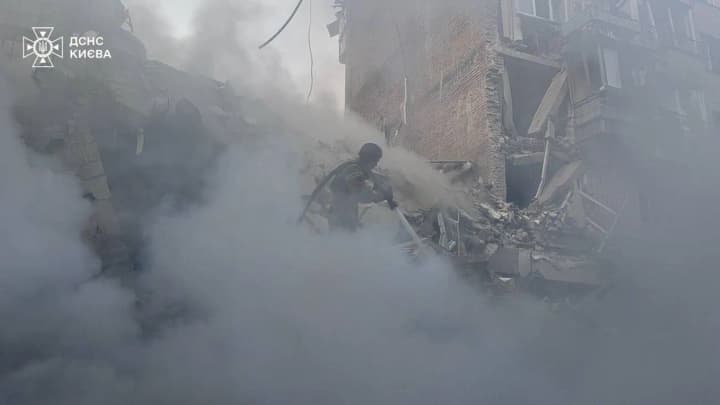 takie-ataki-chistoi-vodi-terrorizm-zelenskii-otreagiroval-na-ataku-rf-bolee-440-dronami-i-32-raketami