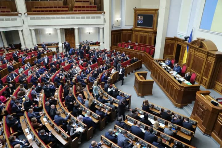 deputaty-vyklykaly-do-parlamentu-ministriv-enerhetyky-ta-oborony