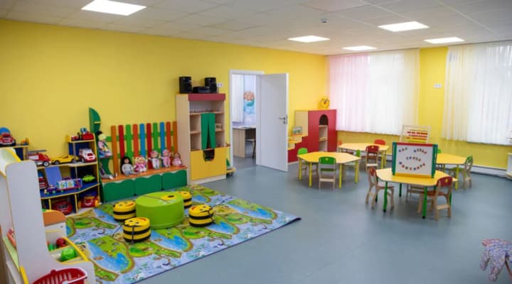 pomoshchnikam-vospitatelei-spetssadov-planiruyut-predostavlyat-dopolnitelnie-otpuska