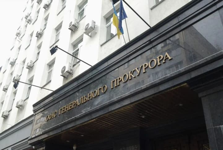 chomu-pytannia-prokurorskykh-zarplat-na-chasi