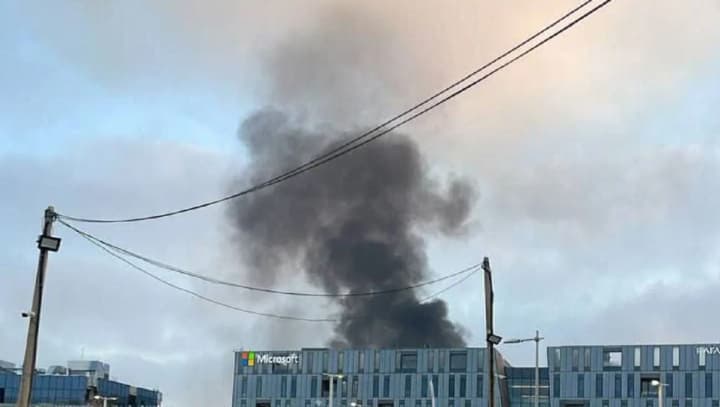 iranska-raketa-vpala-bilia-ofisu-microsoft-v-izrailskomu-misti-beer-sheva-ye-poraneni-clash-report