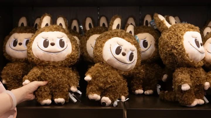 labubu-owner-lost-dollar4-billion-in-just-two-days-due-to-criticism-from-china