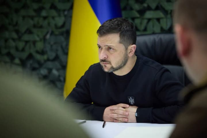 zelenskyy-chaired-a-meeting-of-the-staff-they-discussed-the-front-and-agreements-on-arms-supplies