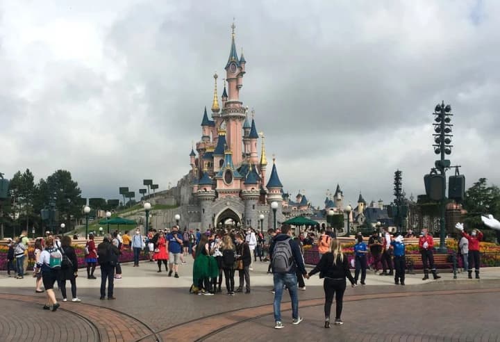 fake-wedding-at-disneyland-paris-briton-arrested-for-attempting-to-marry-9-year-old-ukrainian-girl