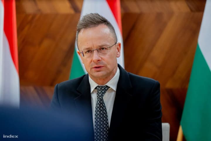 siiiarto-zaiavyv-shcho-uhorshchyna-ta-slovachchyna-vidmovliaiutsia-pidtrymuvaty-18-i-paket-sanktsii-yes-proty-rf