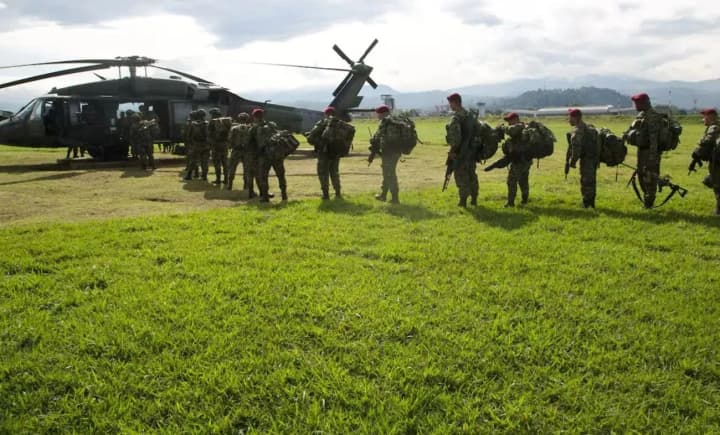 ponad-pivsotni-viiskovykh-buly-vykradeni-tsyvilnymy-osobamy-u-horakh-kolumbii