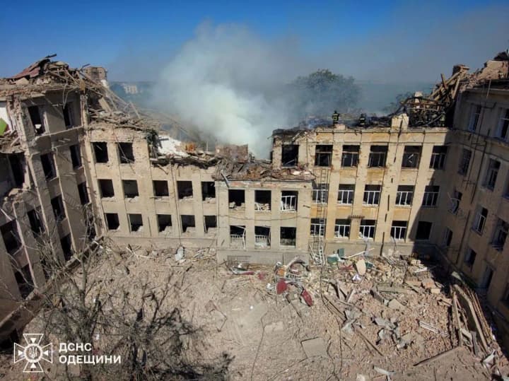 the-death-toll-from-the-russian-attack-on-bilhorod-dnistrovskyi-lyceum-has-risen-a-60-year-old-cafeteria-worker-died