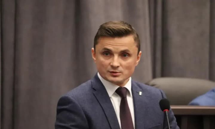 za-eksholovu-ternopilskoi-oblasnoi-rady-holovka-vnesly-zastavu