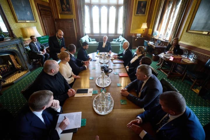 ukraina-ta-velyka-brytaniia-zapuskaiut-novu-initsiatyvu-spilnoho-vyrobnytstva-droniv