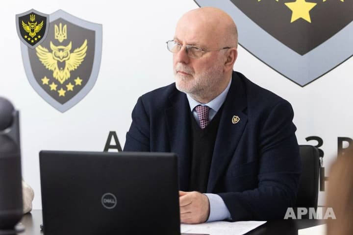 semeinie-skhemi-ili-sovpadenie-kak-kompaniya-sina-zamestitelya-arma-katamadze-viigrala-torgi-za-ukrbud